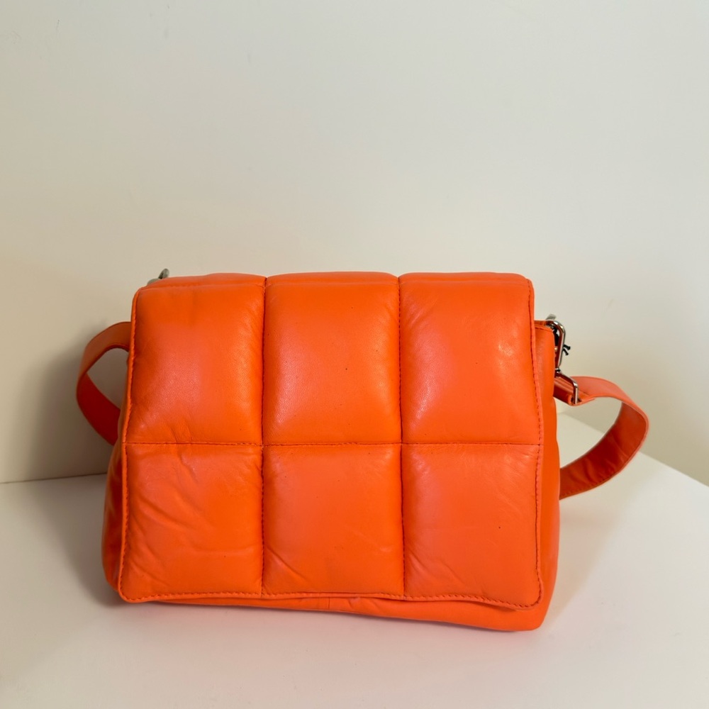 NWT Genuine leather quilted bag